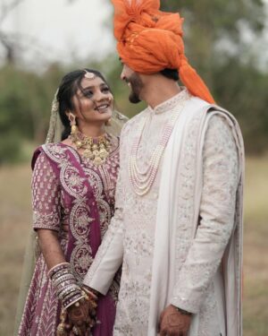 Sakshi Chhajed Instagram - Piya ka pyaar mill jaye❤️🧿
#indianwedding #viralwedding #viralcouple #punecouple