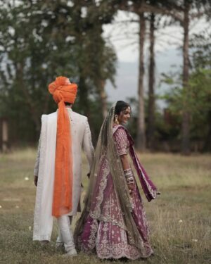 Sakshi Chhajed Instagram - Piya ka pyaar mill jaye❤️🧿
#indianwedding #viralwedding #viralcouple #punecouple