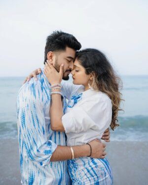 Sakshi Chhajed Instagram - Khuda Bhi Jab Tumhe
Mere Paas Dekhta Hoga
Itni Anmol Cheez
De Di Kaise Sochta Hoga💋🫂❤️

#viralcouple #viralpunecreator #punecoupleinfluencer #punecreatorinfluencer #punecouples #punecreators