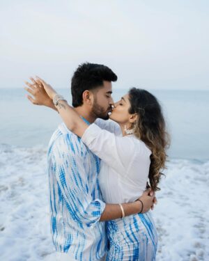 Sakshi Chhajed Instagram - Khuda Bhi Jab Tumhe
Mere Paas Dekhta Hoga
Itni Anmol Cheez
De Di Kaise Sochta Hoga💋🫂❤️

#viralcouple #viralpunecreator #punecoupleinfluencer #punecreatorinfluencer #punecouples #punecreators