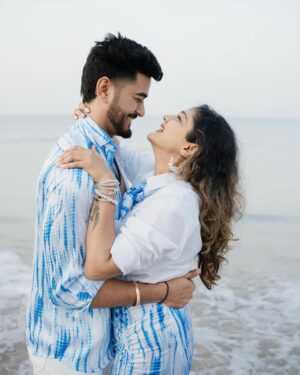 Sakshi Chhajed Instagram - Khuda Bhi Jab Tumhe
Mere Paas Dekhta Hoga
Itni Anmol Cheez
De Di Kaise Sochta Hoga💋🫂❤️

#viralcouple #viralpunecreator #punecoupleinfluencer #punecreatorinfluencer #punecouples #punecreators