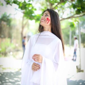 Sakshi Gupta Instagram - Happy Rang Panchami š¤āØ
šø & edit - @kartikyadav06
#holi #holifestival #portrait #rangpanchami #holiphotoshoot #happyrangpanchmi