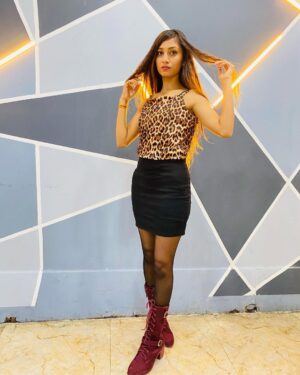 Sakshi Gupta Instagram - š¤
.
.
.
.
#instagood #indore #todaypic #cafƩ #outfits #outdoorphotography #followforfollowback #followme