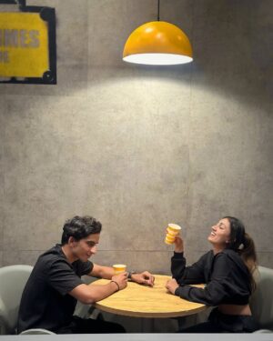 Sakshi Gupta Instagram - Hum Tum ššš
.
.
.
.
#couplegoals #featured #foryou #trendingpost