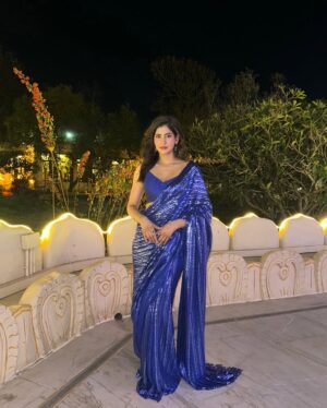 Sakshi Malik Instagram - Last weekend for IWC @artofliving ā¤ļø
Outfit by: @manishmalhotraworld
Styled by: @stylebyami