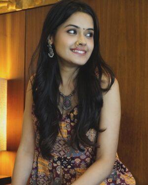 Sakshi Mihir Instagram - ā„ļø