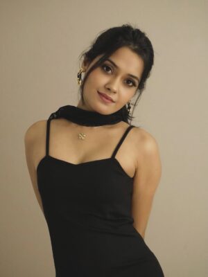 Sakshi Mihir Instagram - Dress ho to aisi šµ
( bodycon dress , black dress , style , ootd , sakshimihir )