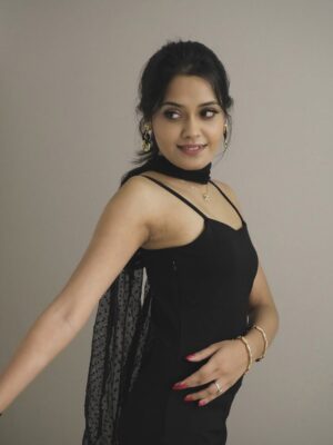 Sakshi Mihir Instagram - Dress ho to aisi šµ
( bodycon dress , black dress , style , ootd , sakshimihir )