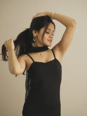 Sakshi Mihir Instagram - Dress ho to aisi šµ
( bodycon dress , black dress , style , ootd , sakshimihir )