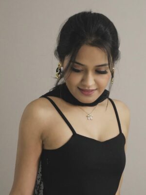 Sakshi Mihir Instagram - Dress ho to aisi šµ
( bodycon dress , black dress , style , ootd , sakshimihir )