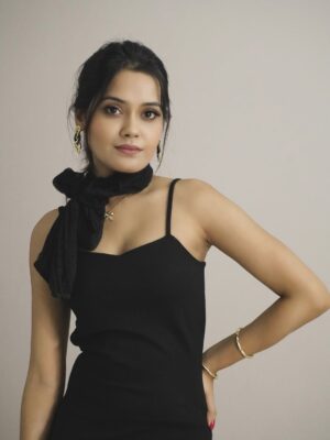 Sakshi Mihir Instagram - Dress ho to aisi šµ
( bodycon dress , black dress , style , ootd , sakshimihir )