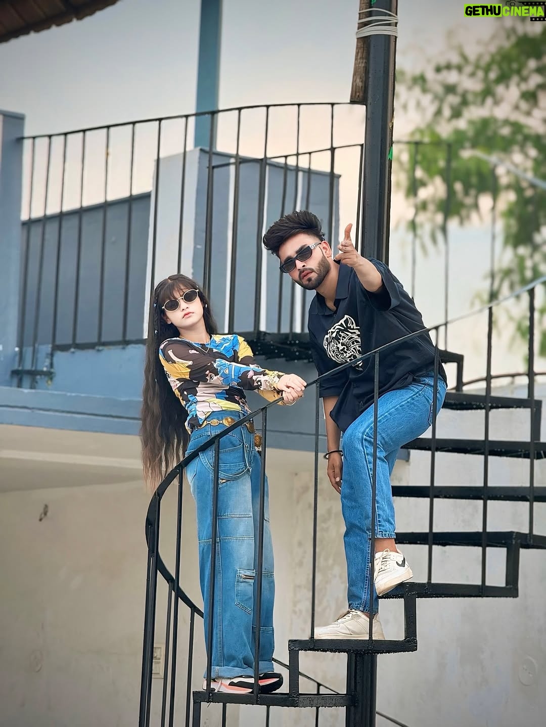Saliha Ahmad - 35K Likes - 💫❓
.
.
.
.
.
.
#salihaahmad #salihafamily #mohsinahmad #instagram #like #comment #share #viral #azul #explore #fashion #hairstyle #india #creator #rajasthan #kota #khairabad #ramganjmandi #style #photoshoot #shoot #pose #sisterbrotherlove❤️