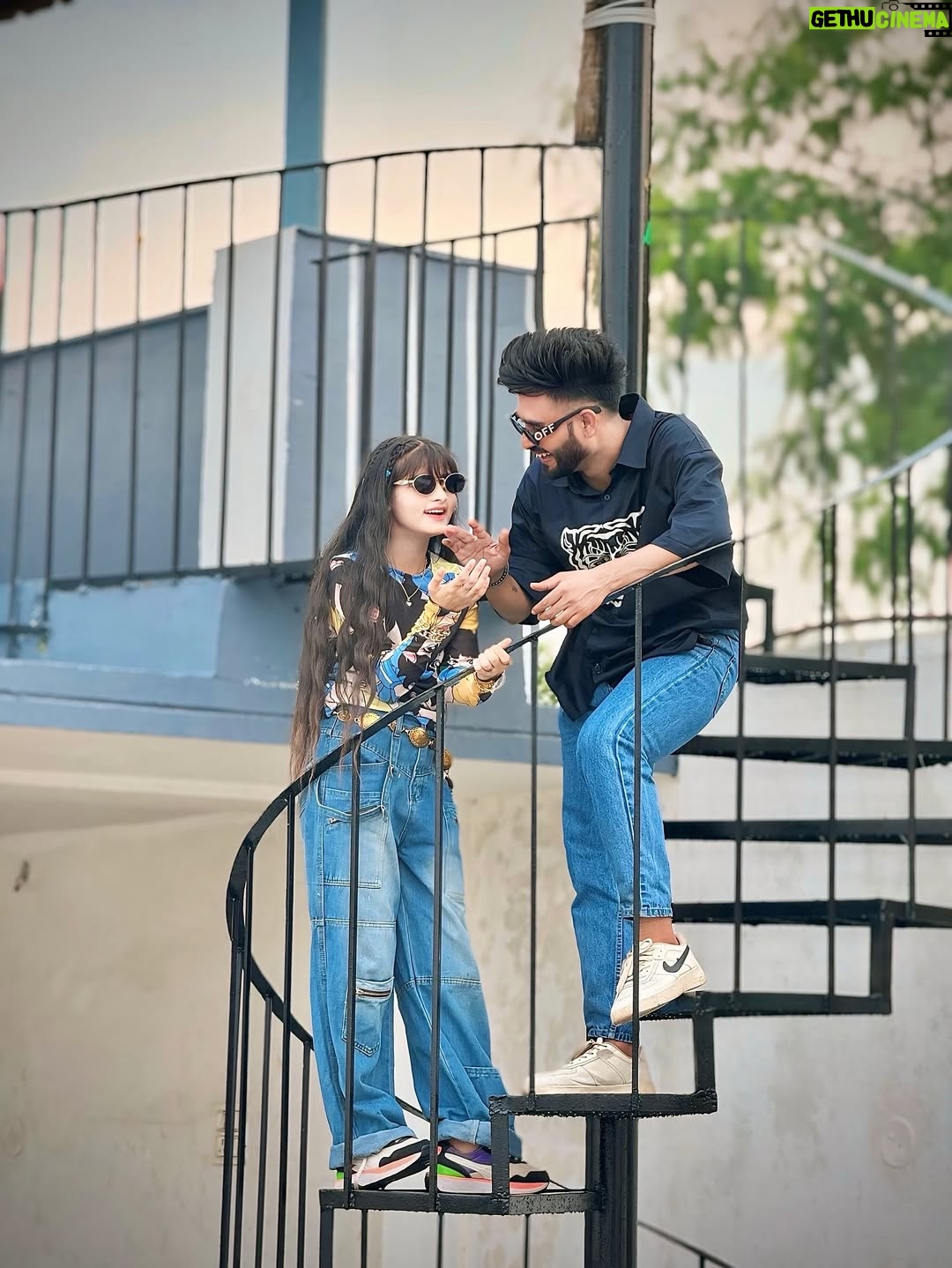 Saliha Ahmad - 35K Likes - 💫❓
.
.
.
.
.
.
#salihaahmad #salihafamily #mohsinahmad #instagram #like #comment #share #viral #azul #explore #fashion #hairstyle #india #creator #rajasthan #kota #khairabad #ramganjmandi #style #photoshoot #shoot #pose #sisterbrotherlove❤️