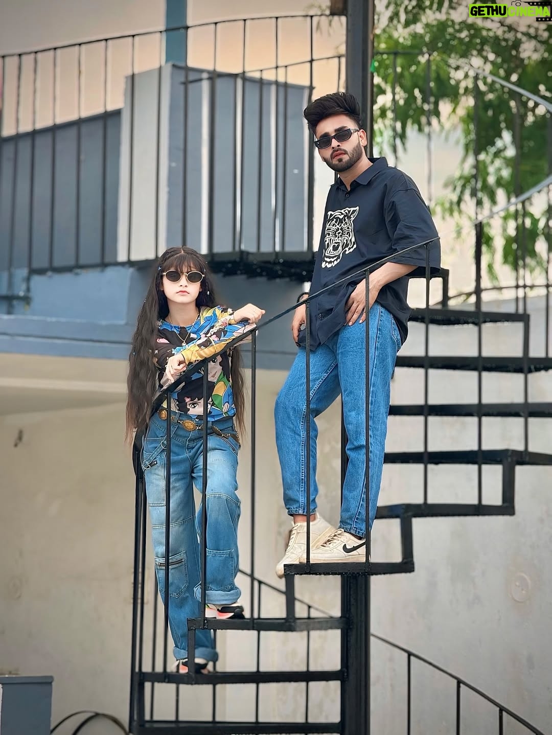 Saliha Ahmad - 35K Likes - 💫❓
.
.
.
.
.
.
#salihaahmad #salihafamily #mohsinahmad #instagram #like #comment #share #viral #azul #explore #fashion #hairstyle #india #creator #rajasthan #kota #khairabad #ramganjmandi #style #photoshoot #shoot #pose #sisterbrotherlove❤️