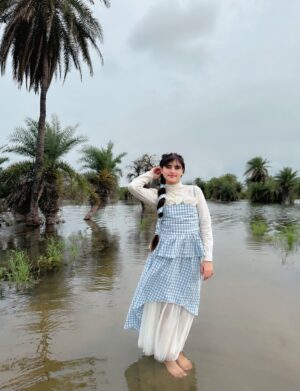 Saliha Ahmad Instagram - SAHIBA CORE < 🫠🕊️🩵
#salihaahmad #insagram #cute #photoshoot