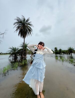 Saliha Ahmad Instagram - SAHIBA CORE < 🫠🕊️🩵
#salihaahmad #insagram #cute #photoshoot