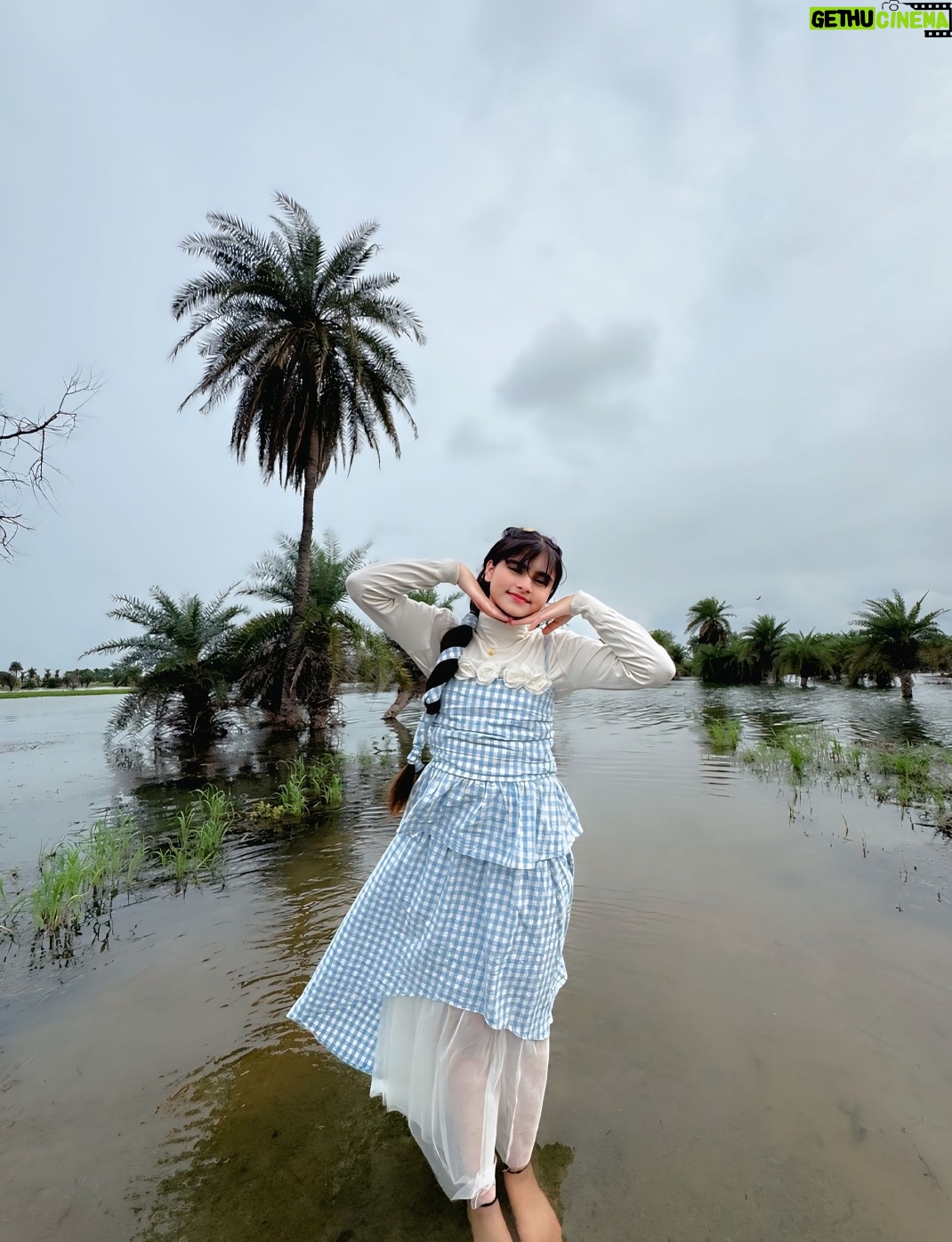 Saliha Ahmad - 17K Likes - SAHIBA CORE < 🫠🕊️🩵

#salihaahmad #insagram #cute #photoshoot