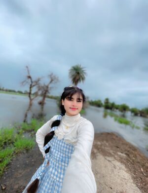 Saliha Ahmad Instagram - SAHIBA CORE < 🫠🕊️🩵
#salihaahmad #insagram #cute #photoshoot