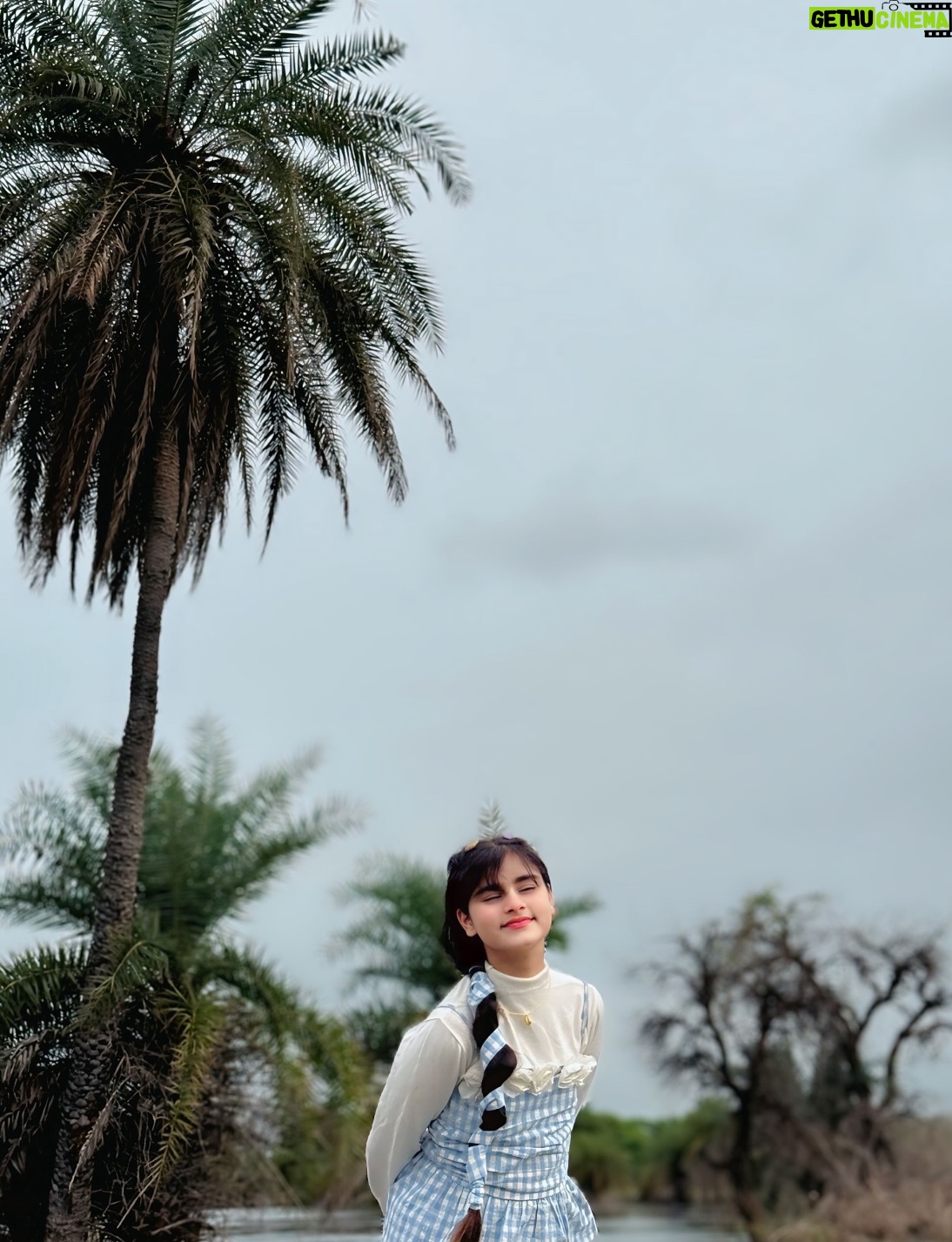Saliha Ahmad - 17K Likes - SAHIBA CORE < 🫠🕊️🩵

#salihaahmad #insagram #cute #photoshoot