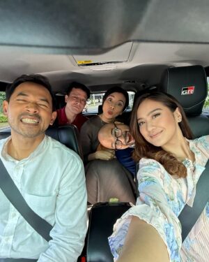 Salshabilla Adriani Instagram - Keluarga besar Tebaran Hati pamit undur diri š
