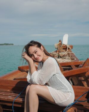 Salshabilla Adriani Instagram - sunkissed.