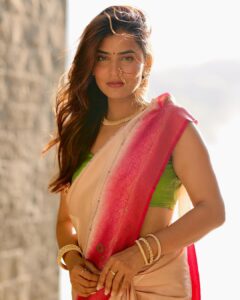 Sameeksha Takke Most Liked Photos and Posts