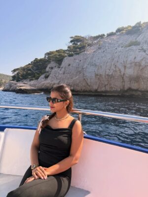 Sameeksha Takke Instagram - Hayeeeeā¤ļø
.
#aixenprovence #StInEurope #france #sameekshatakke #travel #travelgram #atraniwomaniya #cassis