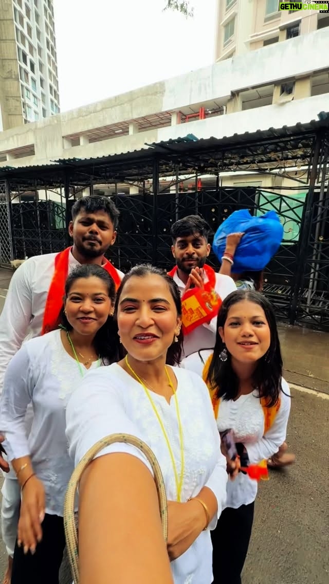 Sameeksha Takke - 172.4K Likes - Tears, chants, devotion, and goosebumps… Lalbaug on the last day is not just seen, it’s felt. ❤️.
.
.
.
 #sameekshatakke  #lalbaghcharaja  #funny #ganpati #ganeshgalli #reels #relatable #marathimulgi #lalbagh #gaurai #mumbaicharaja  #ganeshchaturthi #ganpatibappamorya