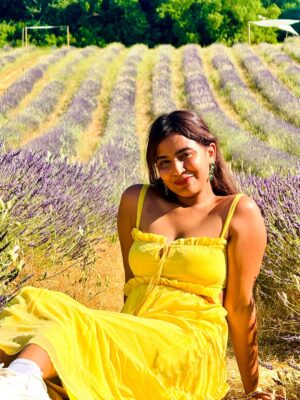 Sameeksha Takke Instagram - Like a sunflower lost in lavender fields who is scared of Bees š»
.
.
Provence Vlog ka revision karlo Youtube pe ⨠New video coming today ā¤ļø
.
.
.
Love you photographer @roopvermaa
.
#aixenprovence #StInEurope #france #sameekshatakke #travel #potraits #provence #lavender #lavenderfields #travelgram #atrangiwomaniya