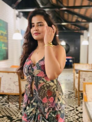 Sameeksha Takke Instagram - Shades of Sameeksha ❤️
.
.
Wearing @bristilifestyle ❤️
.
.
#sameekshatakke #ootd #airbnb #outfitoftheday #potraits