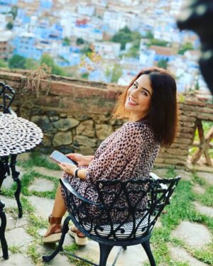 Samia Akariou Instagram - Bonjour mes amis ❤️ #vive #la #vie merci ma @noraskaliofficial 😘 @darjasmine_chefchaouen