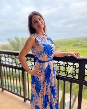 Samia Akariou Instagram - #woman #in #bleu & #pink 😎 @mazaganbeachresort @theelegancemg 🥰 📸 by @noraskaliofficial ❤️
