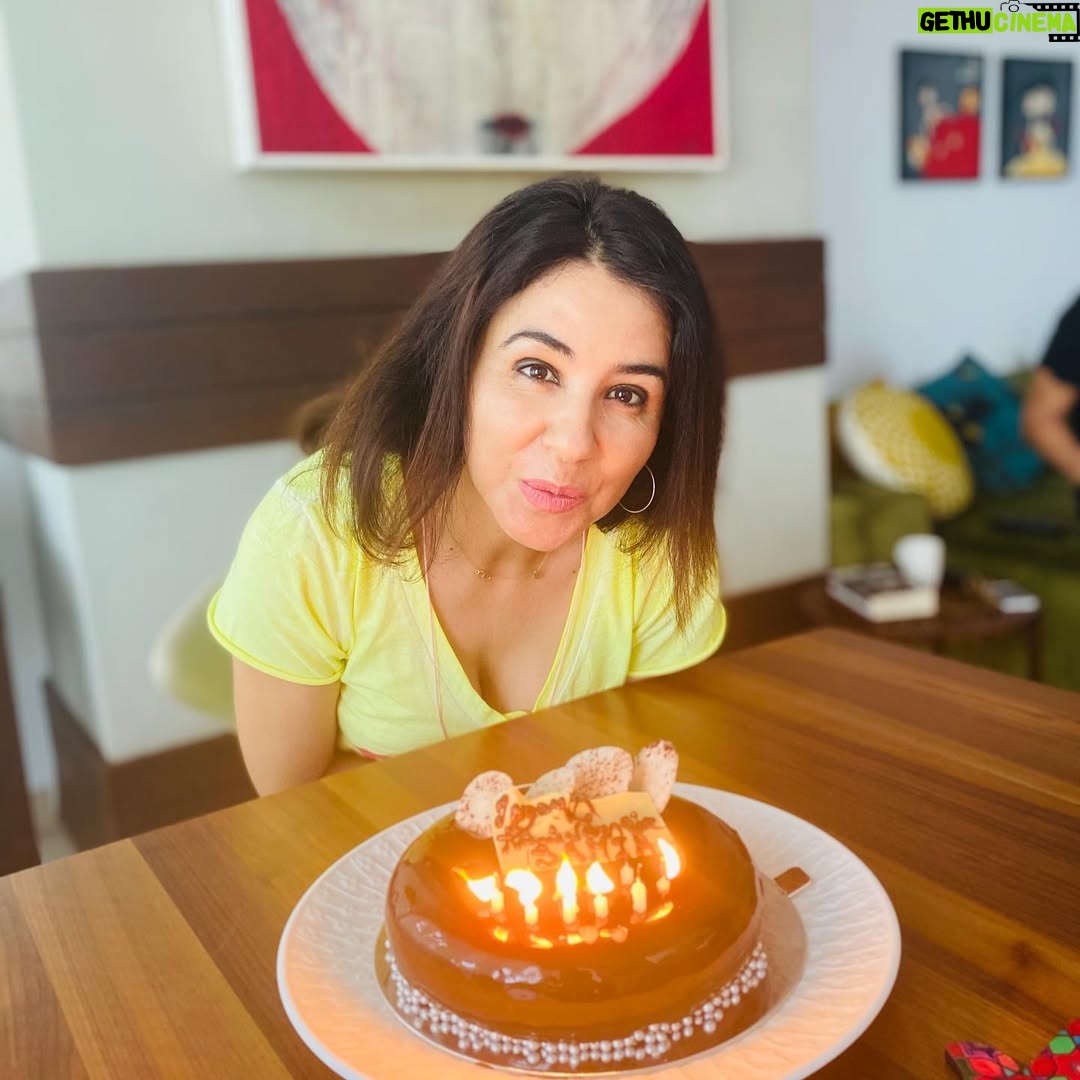 Samia Akariou - 29.1K Likes - Je vous remercie tous pour vos souhaits et vos beaux messages qui m ont touchés et qui m ont fait un bien fou 🥰 Merci pour votre amour et votre soutien infaillible ❤️❤️ Merciiii pour ces trois gâteaux auxquels j ai eu droit ☺️😅 merci à ma famille à mes chères amies et à mes chers fans je vous aime fort 🥰🥰 @mouna2651 @nadia_el_alami @sajidzaineb @sihamou18 @chamihouda @noraskaliofficial @hind_saadidi.officiel @ladibsaadiaofficiel @cuisineplus.cherif @fatimazahraqanbouaofficiel 🙏🙏❤️❤️🌹
