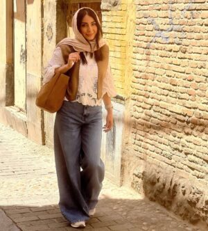 Samira Hassanpour Instagram - در كوچه هاي شيراز.....
ارديبهشت ٤٠٤
@sana_collectionn