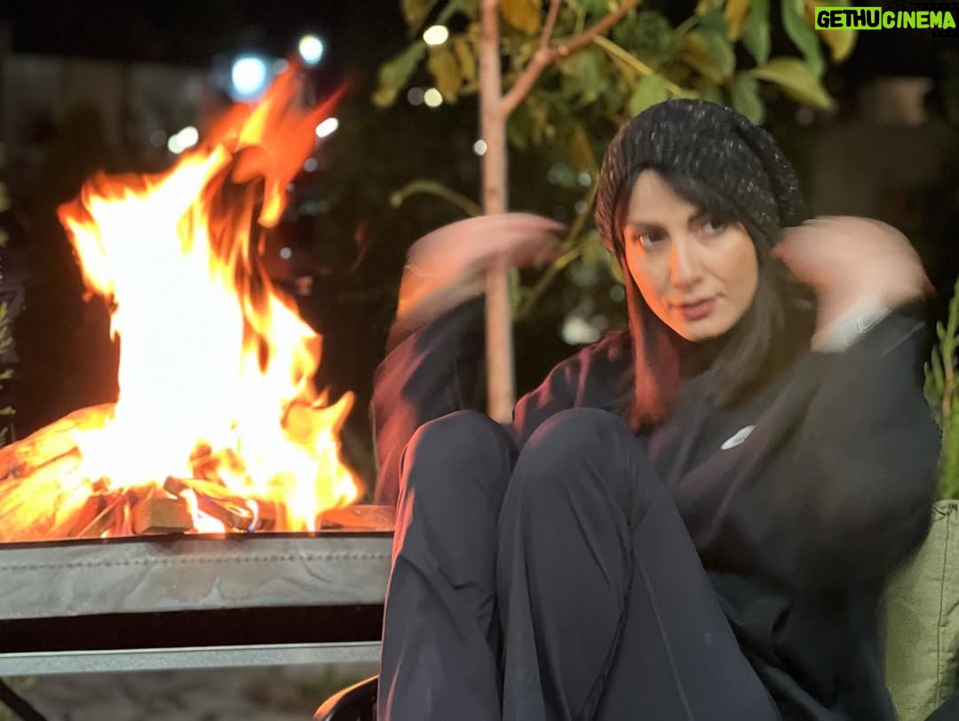Samira Hassanpour - 41.7K Likes - گفت آتش بي سبب نفروختم.....
دعوي بي معني ات را سوختم.......
درد بي دردي علاجش آتش است......
#پاییز🍁 
@saman_salour 📷