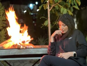 Samira Hassanpour Instagram - گفت آتش بي سبب نفروختم.....
دعوي بي معني ات را سوختم.......
درد بي دردي علاجش آتش است......
#پاییز🍁
@saman_salour 📷