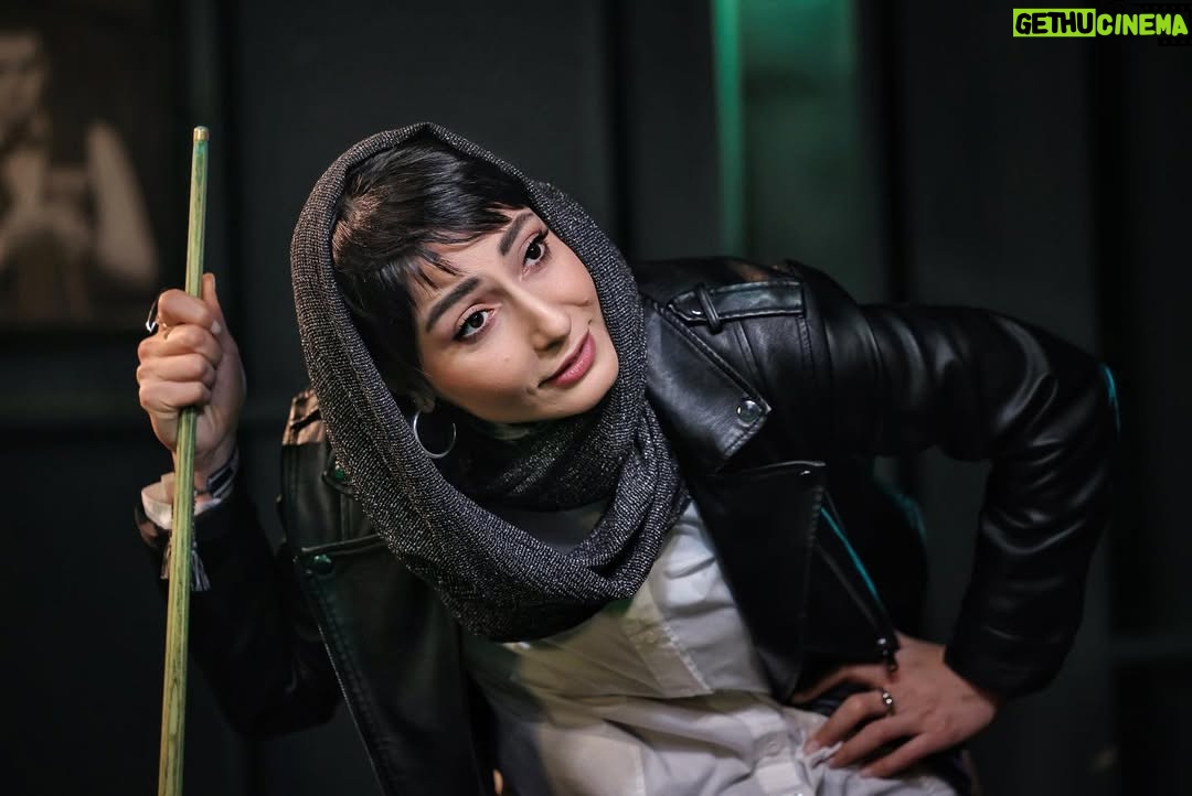 Samira Hassanpour - 26.4K Likes - خنده داره نه😏
#سریال #گردن_زنی
#samirahasanpour #filmnet #samansalour 
@samira_bakhtiary 📷