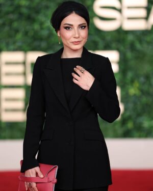 Samira Hassanpour Instagram - @redseafilm @mehrdad_sedighian 🤍✨
special thanks;
@nillano_maison
@zeenastylist
@royafarahanigold
@joasa.made
@alaaabdullah.mua