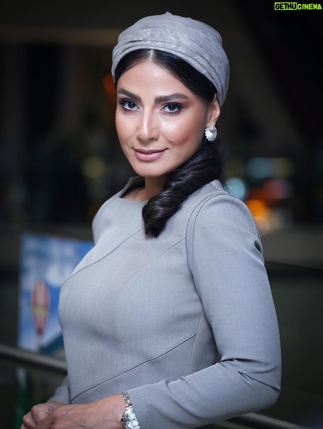 Samira Hassanpour - 25.1K Likes - اكران خصوصي فيلم دوست داشتني آدم فروش،به كارگرداني محمود كلاري و تهيه كنندگي علي اوجي ❤️✨
@adamforoosh.movie 
@negah_fashion_studio ✨
@ghazalkamaliart ✨
@mashadleatherco✨ 
@dezprestige ✨
@shadisart ✨