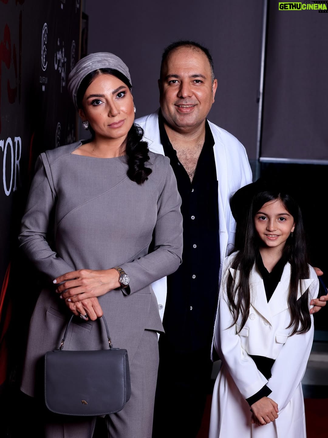 Samira Hassanpour - 25.1K Likes - اكران خصوصي فيلم دوست داشتني آدم فروش،به كارگرداني محمود كلاري و تهيه كنندگي علي اوجي ❤️✨
@adamforoosh.movie 
@negah_fashion_studio ✨
@ghazalkamaliart ✨
@mashadleatherco✨ 
@dezprestige ✨
@shadisart ✨