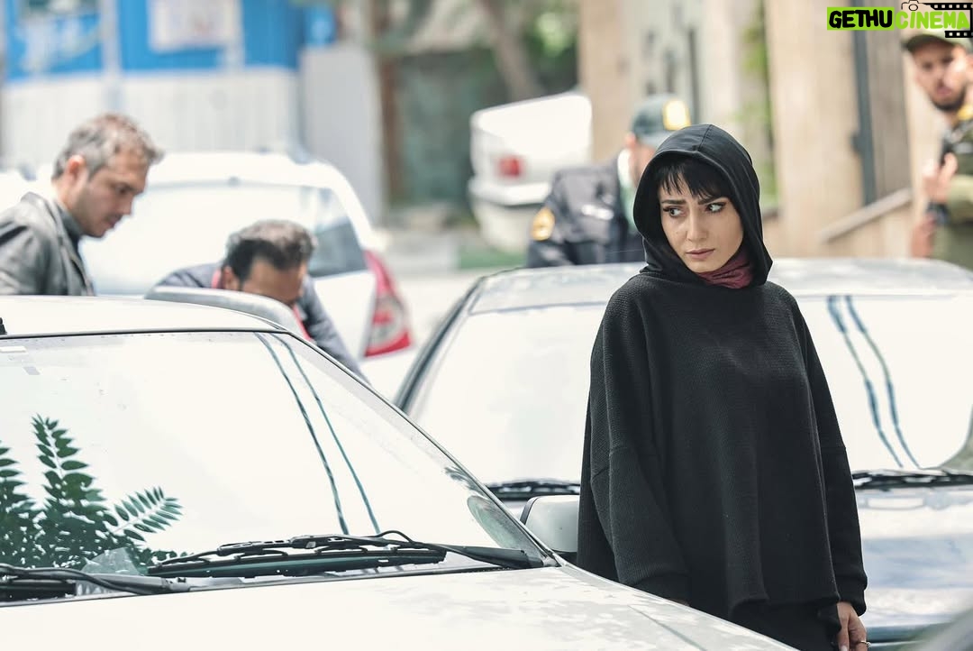 Samira Hassanpour - 17.8K Likes - عکسهایی از مونا کارکتر سریال گردن زنی🥰
@samira_bakhtiary 📷
#سريال_گردن_زني #فيلمنت#سامان_سالور#علي_قربانزاده #سميرا_حسن_پور#آرش_خلاقدوست