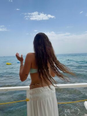 Samira Magroun Instagram - ربي عطاني برشه 🤍 الحمد لله على جميع النّعم ، على قلب يحبّ و ما يكرهش ، على روح تفرح لفرح الناس و تحزن لضيقهم ، على عقل يوزن قبل ما يُحكم ، إيجاوا نرتقيوا و نحبوا قد ما نقدروا رانا كعيبتين في هالعالم 🤍✨
@lovinaisland 🌊