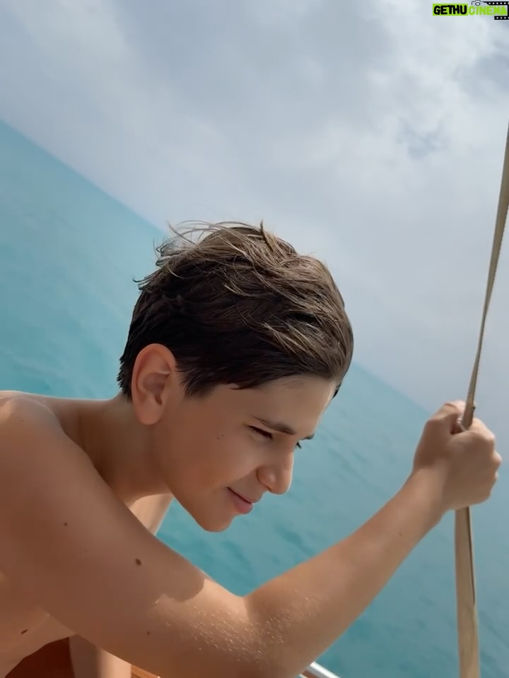 Samira Magroun - 38.7K Likes - ربي عطاني برشه 🤍 الحمد لله على جميع النّعم ، على قلب يحبّ و ما يكرهش ، على روح تفرح لفرح الناس و تحزن لضيقهم ، على عقل يوزن قبل ما يُحكم ، إيجاوا نرتقيوا و نحبوا قد ما نقدروا رانا كعيبتين في هالعالم 🤍✨ 

@lovinaisland 🌊
