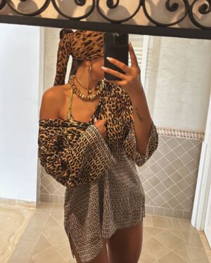 Samira Magroun Instagram - ☀️ « Je ne m’entoure que de personnes solaires.
J’aime bronzer du coeur. » ☀️