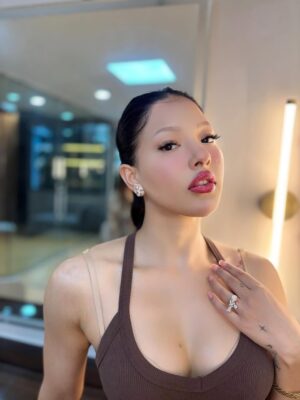 Samragyee RL Shah Instagram - Another day another way 🤌
@jewels_apala