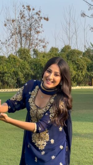 Samridhi Puri Instagram - Chobbran de Dillan utte raj krda 🫢
@iamvickydhaliwal
@jashan.entertainment