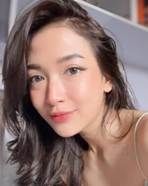 San Yati Moe Myint Instagram - ✨🪽