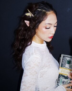 San Yati Moe Myint Instagram - 🧚🏻♀️🪽❣️✨ 📸 @bryanakk