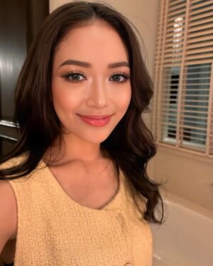 San Yati Moe Myint Instagram - 🤍✨💛