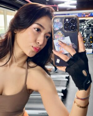 San Yati Moe Myint Instagram - 🧡🤎